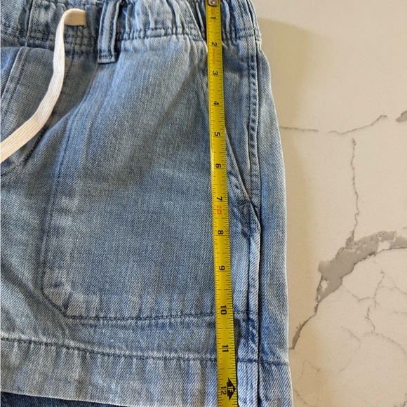 Gap women’s easy denim shorts in light indigo- new without tags! XS petite - Picture 14 of 16
